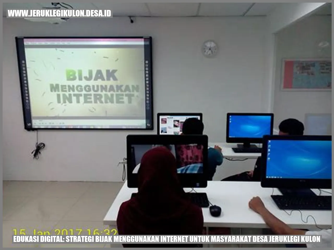 Edukasi Digital: Strategi Bijak Menggunakan Internet untuk Masyarakat Desa Jeruklegi Kulon