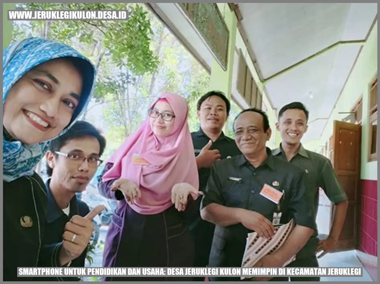 Smartphone untuk Pendidikan dan Usaha: Desa Jeruklegi Kulon Memimpin di Kecamatan Jeruklegi